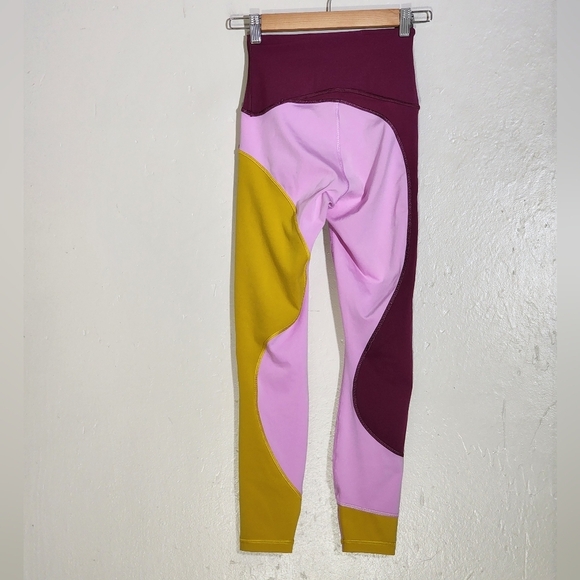 Roksanda Lululemon Colorblock Leggings in Pink and Mustard - Picture 3 of 5